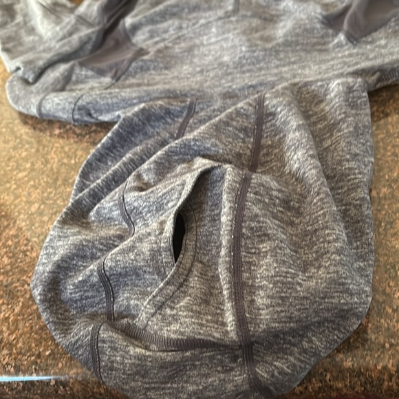 LULULEMON LADIESS GRAY HALF ZIP VENTED HOODIE THUMB HOLES SHIRT-4 - Picture 8 of 14